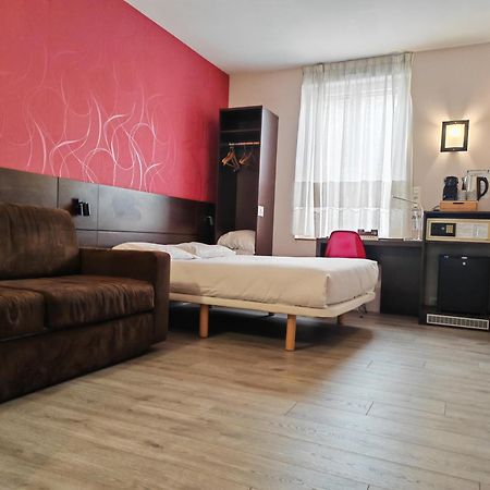 Urban Style, Hotel Le Cheval Noir, Saint-Etienne Экстерьер фото