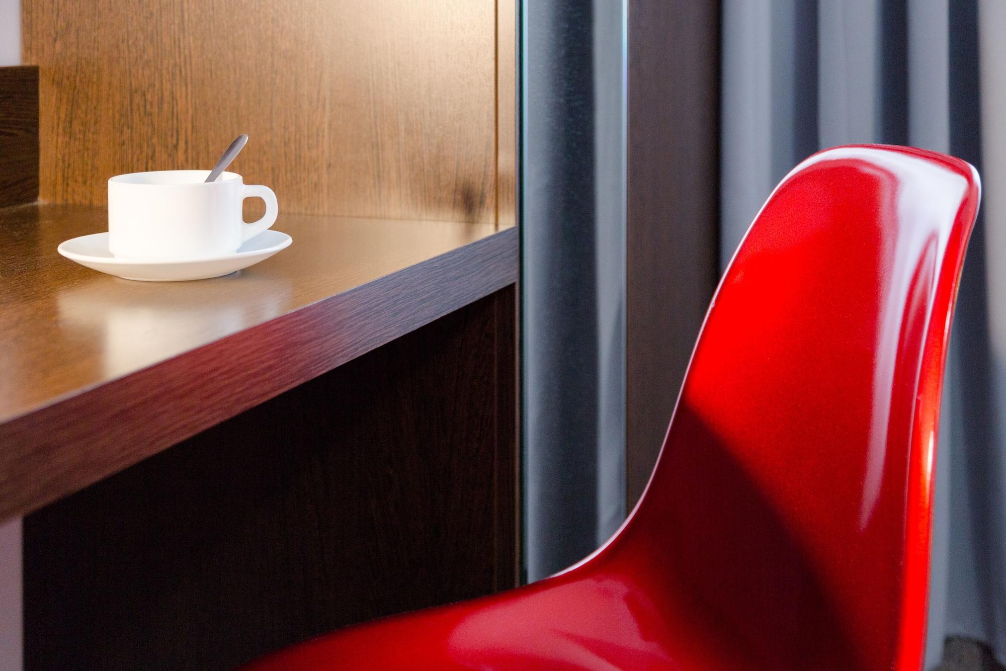 Urban Style, Hotel Le Cheval Noir, Saint-Etienne Экстерьер фото