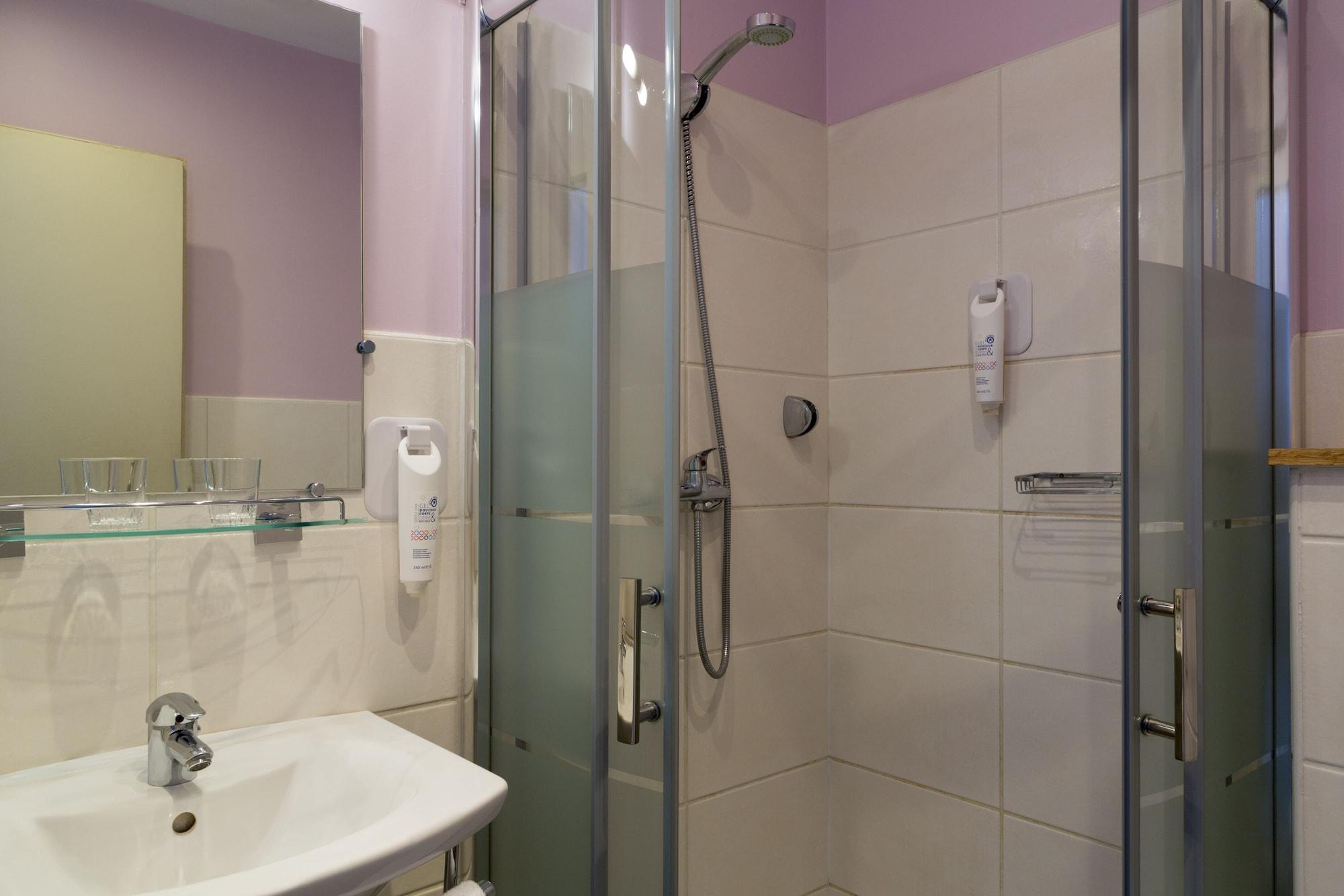Urban Style, Hotel Le Cheval Noir, Saint-Etienne Экстерьер фото