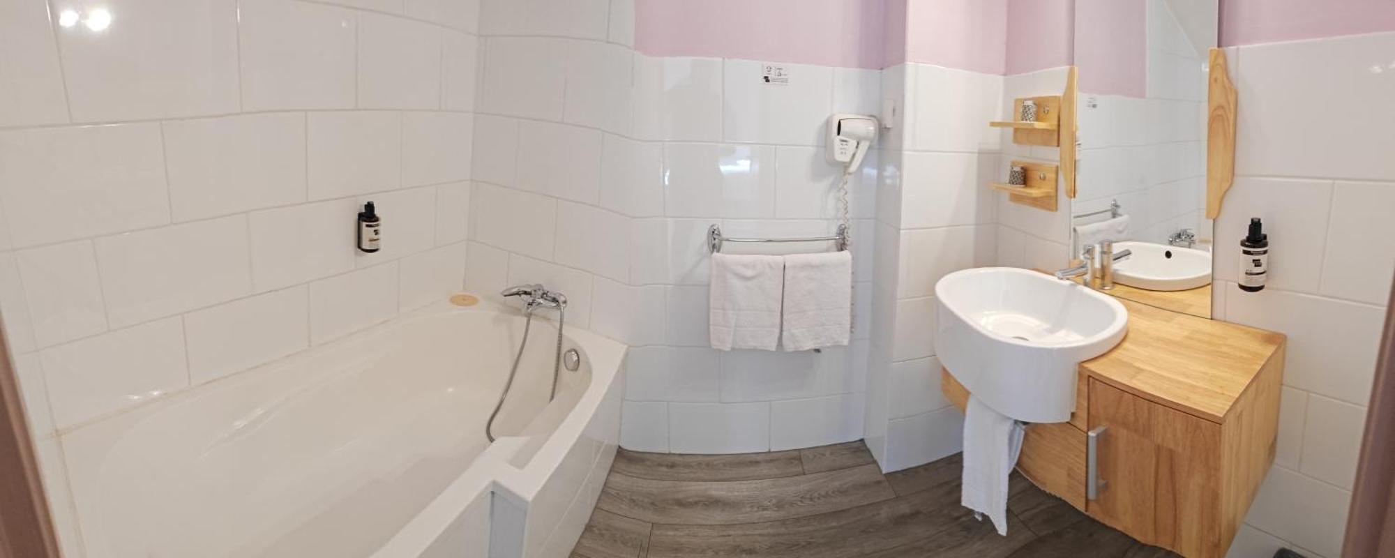 Urban Style, Hotel Le Cheval Noir, Saint-Etienne Экстерьер фото