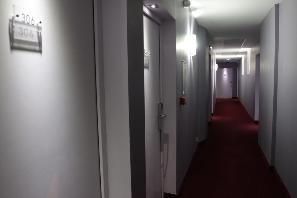 Urban Style, Hotel Le Cheval Noir, Saint-Etienne Экстерьер фото